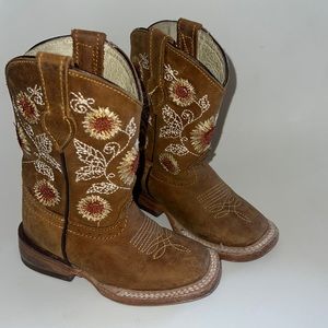 Kids Used Quincy boots size 9c